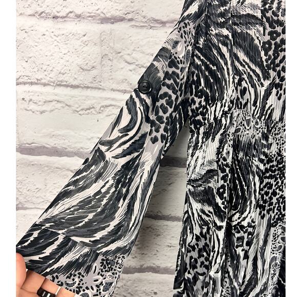 ALI MILES Women's S Grey Crinkle Animal Print Button Front Roll Tab Artsy Tunic - Picture 4 of 11